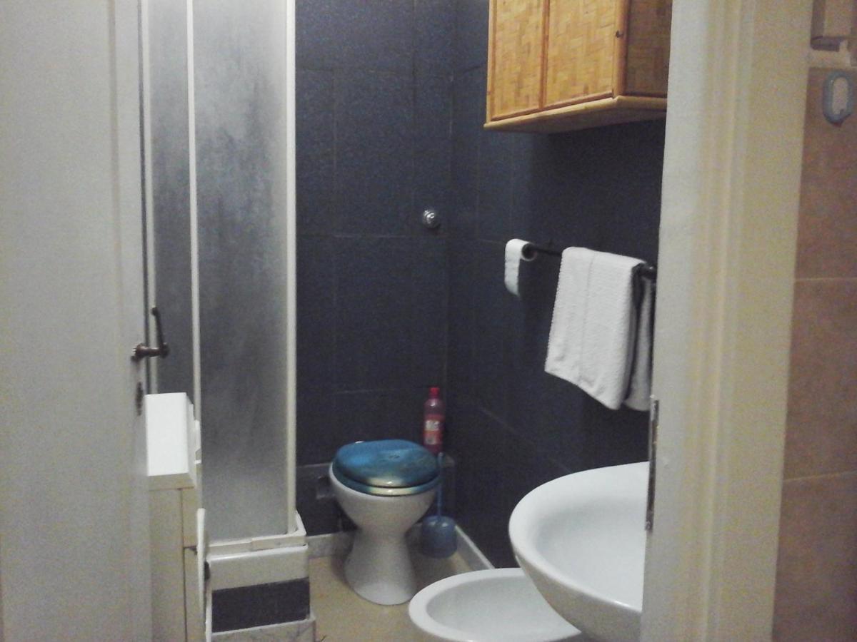 Frühstückspension Near Metro' Line - Only Wc In The 15 Minutes To Termini Station 20 To Spagna Square - In The Night Bus